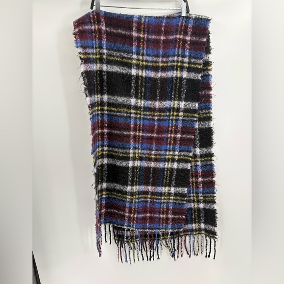 Urban Outfitters Women’s Fuzzy Purple Plaid Winter Layering Polyester Scarf - Picture 8 of 12